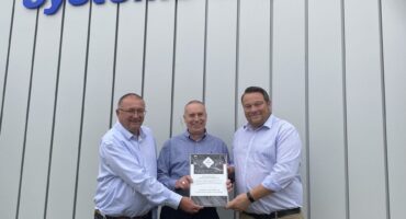 Clearway Doors & Windows and their sister company CDW Systems have today received an award from their main profile supplier Hydro Building Systems.